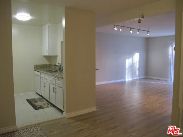 5460 White Oak #E125, Encino, CA 91316