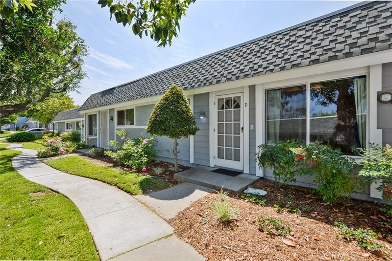 123 Kodiak #D, Anaheim, CA 92807