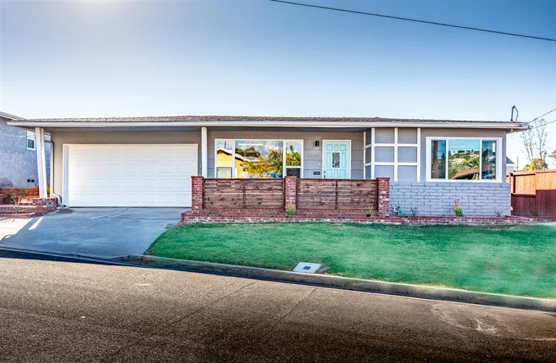 5228 Gary, San Diego, CA 92115