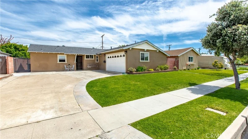 904 Roanne, Anaheim, CA 92804