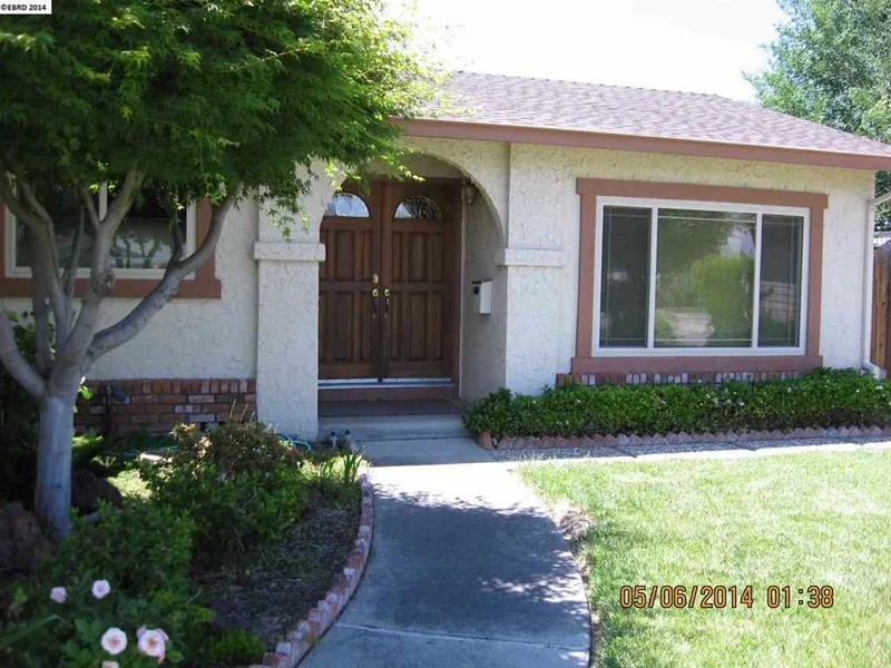 231 Pacific Ct, Antioch, CA 94509-6119
