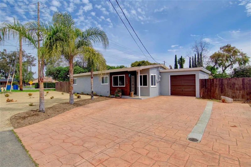 1902 Vermont Pl, Escondido, CA 92025