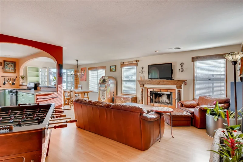 1145 Thomas Ave., San Diego, CA 92109