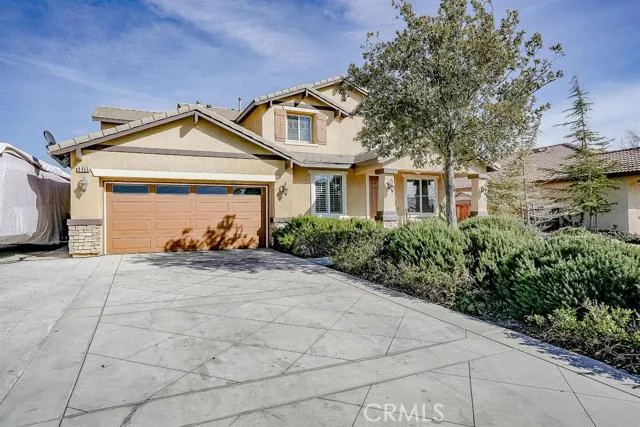 8455 Hoover Court, Oak Hills, CA 92344