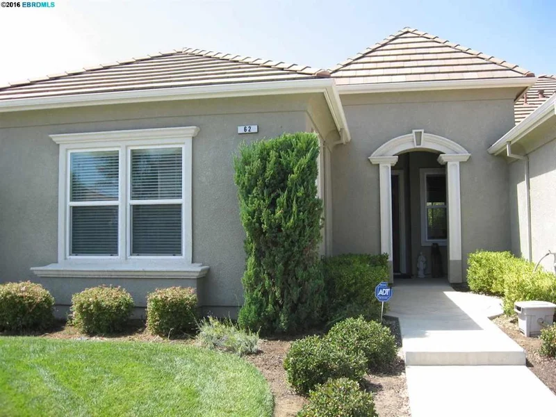 62 Sunchase Ct, Oakley, CA 94561