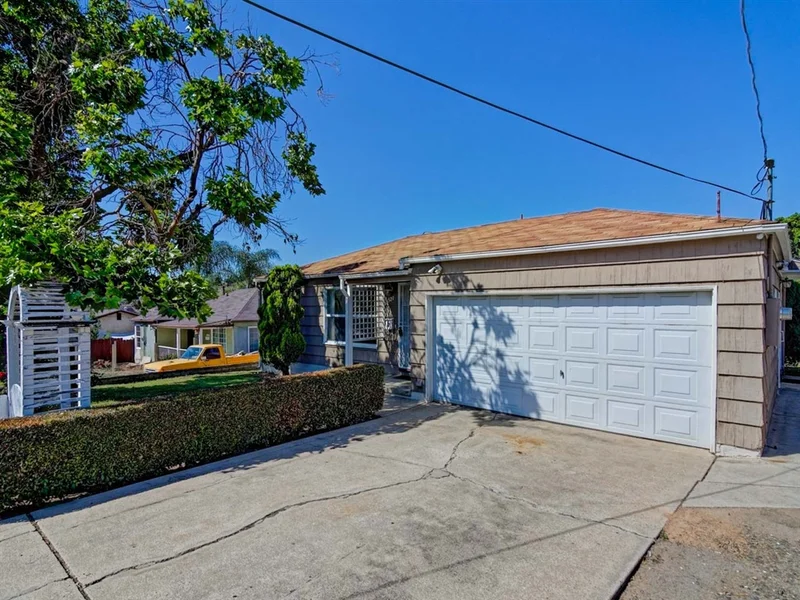 4521 Maple Ave, La Mesa, CA 91941