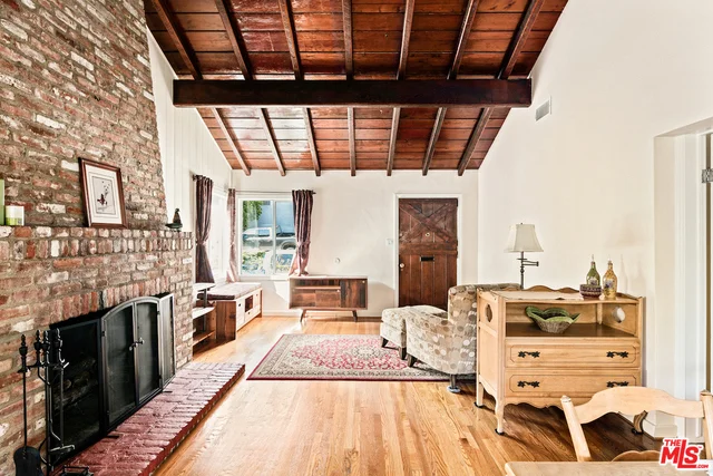 1870 Alpha, Glendale, CA 91208