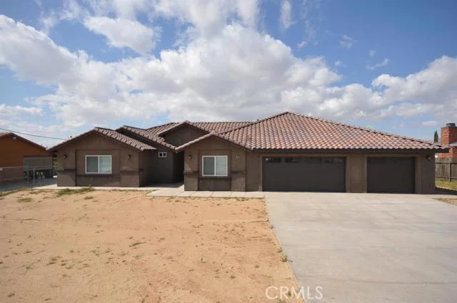18430 Mecca, Hesperia, CA 92345