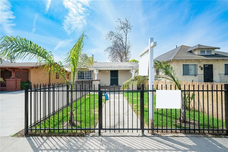 430 56th, Los Angeles, CA 90011