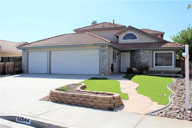 12544 Fox Tail, Victorville, CA 92392