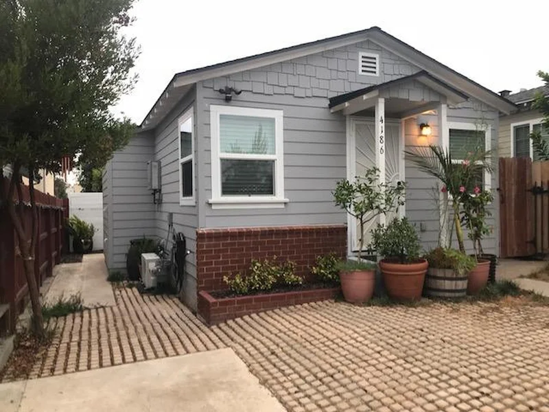 4186 Estrella, San Diego, CA 92105