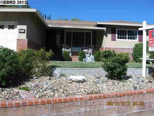 2951 Roosevelt Ln, Antioch, CA 94509-5040