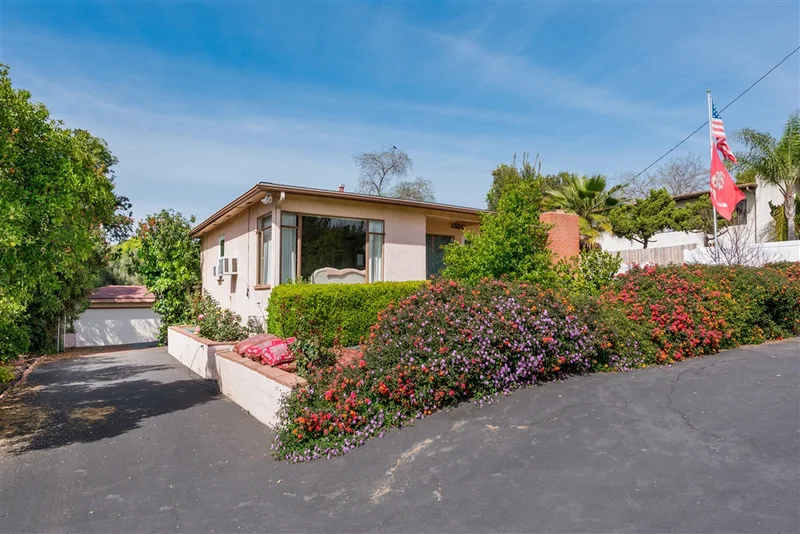10146 Ramona Dr, Spring Valley, CA 91977