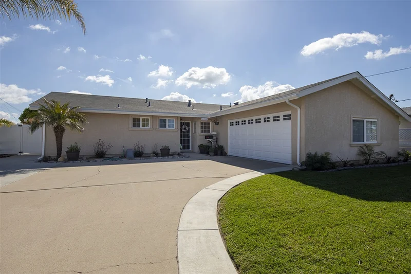 4159 Mount Putman Ave., San Diego, CA 92117