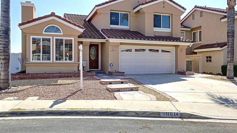 11814 Via Hacienda, El Cajon, CA 92019