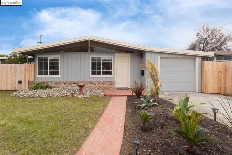 27504 Mandarin Ave, Hayward, CA 94544