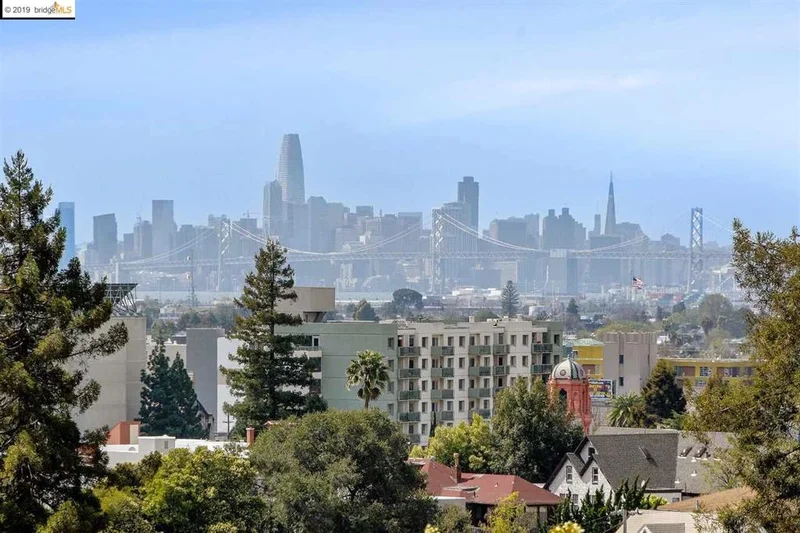 425 Orange St #402, Oakland, CA 94610