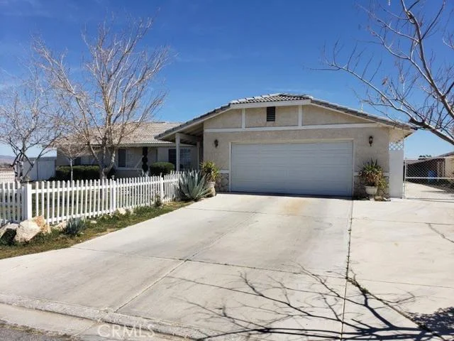 11687 Blackhawk, Apple Valley, CA 92308