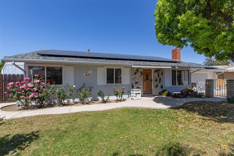 8660 Calle Mirador, El Cajon, CA 92021