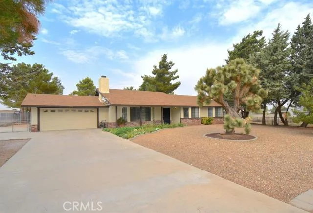 7958 Sherborn, Hesperia, CA 92345