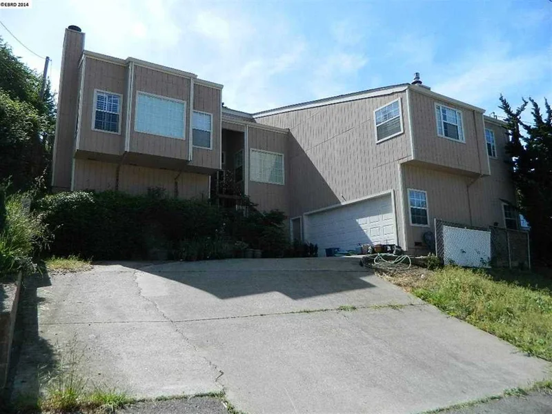 18714 Walnut Rd, Castro Valley, CA 94546-2002