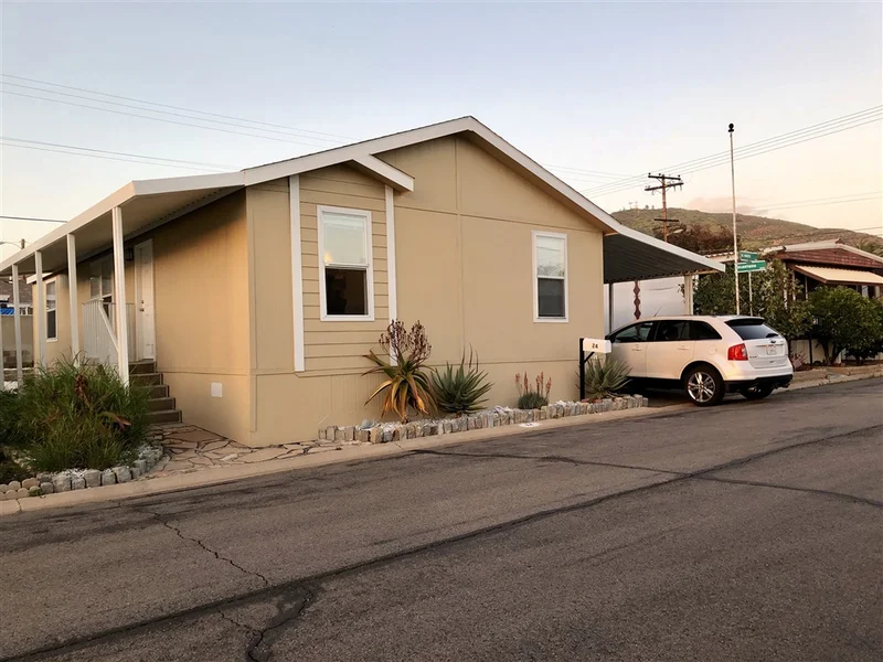 450 Bradley Ave. #24, El Cajon, CA 92021