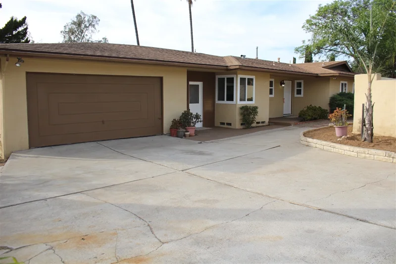 624 Hillside Terrace, Vista, CA 92084