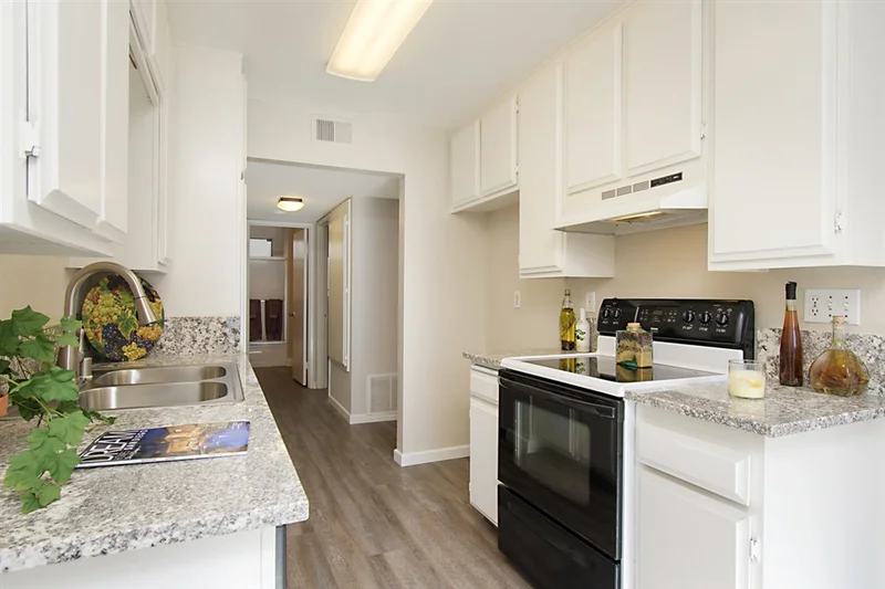 450 Vermont Ave #105, Escondido, CA 92025