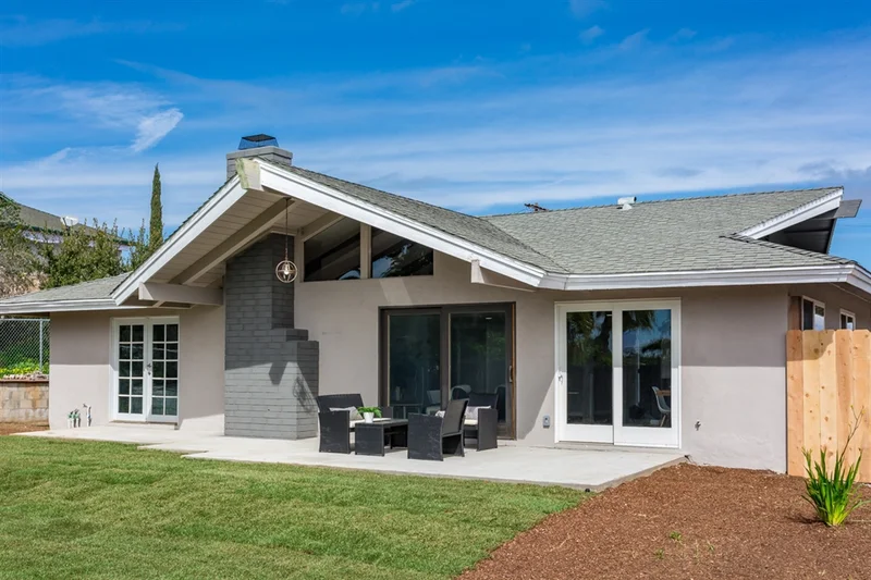1255 Oak Knoll Dr., Vista, CA 92084