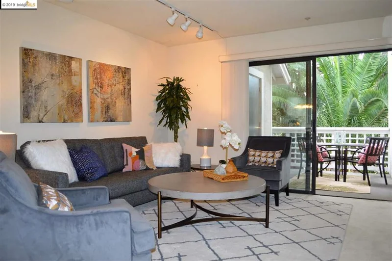 2576 Oak Rd #209, Walnut Creek, CA 94597