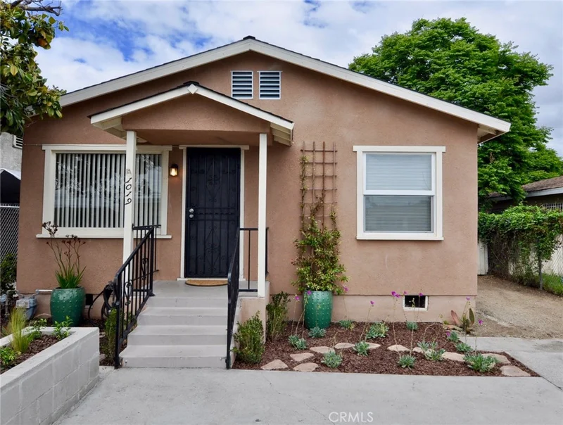 1019 Colon, Wilmington, CA 90744