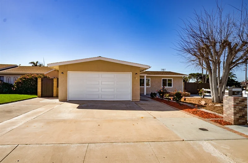 911 Arriba Avenida, Imperial Beach, CA 91932