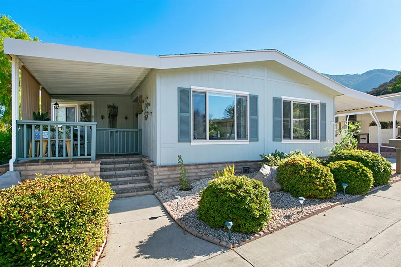 8975 Lawrence Welk #395, Escondido, CA 92026