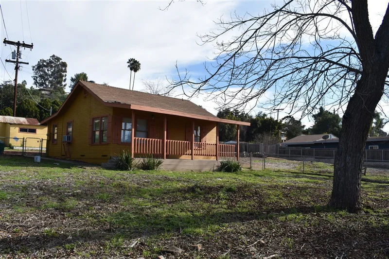 516 Chestnut St, Escondido, CA 92025