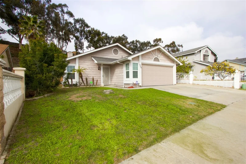 554 Radio Dr, San Diego, CA 92114