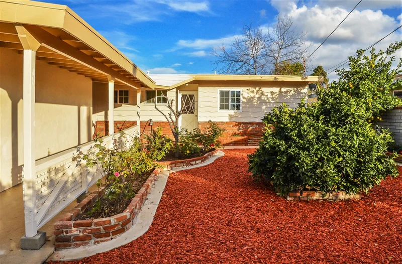 2565 Skyline Dr, Lemon Grove, CA 91945