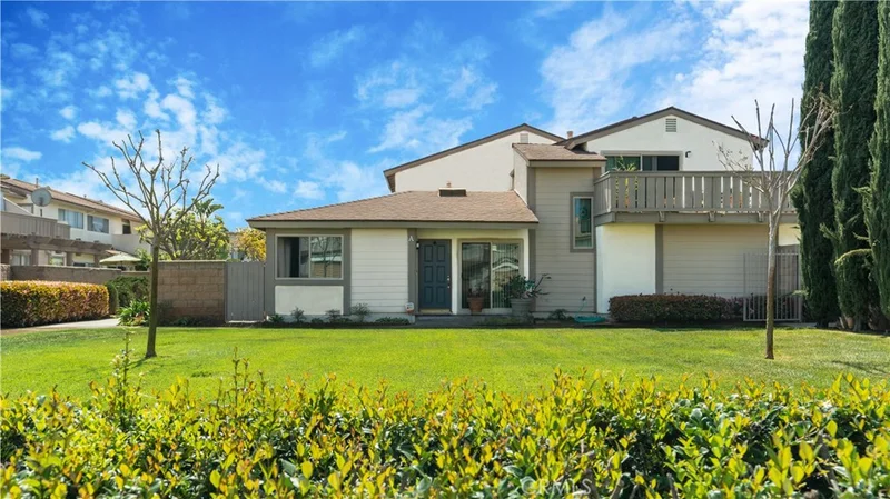 5134 1st #A, Santa Ana, CA 92703