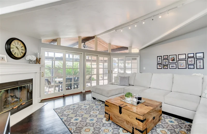 5501 Waring Rd, San Diego, CA 92120