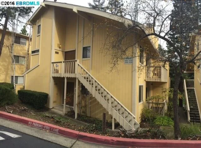 8787 Mountain Blvd #8, Oakland, CA 94605
