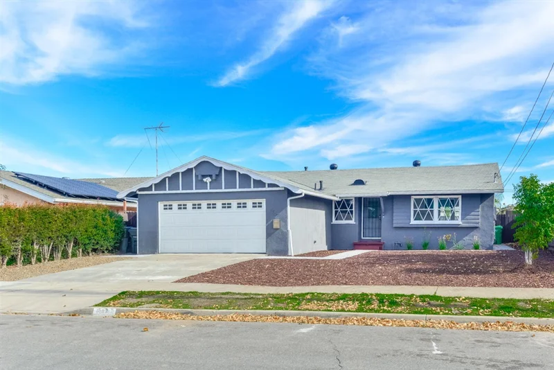 1167 Blackbird St, El Cajon, CA 92020