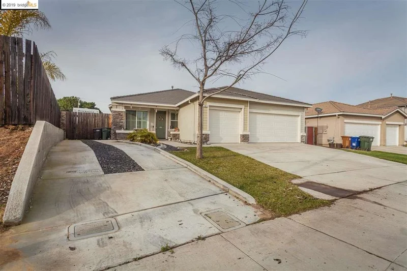 10 Terri Ct, Oakley, CA 94561