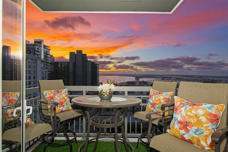 300 Beech #1302, San Diego, CA 92101