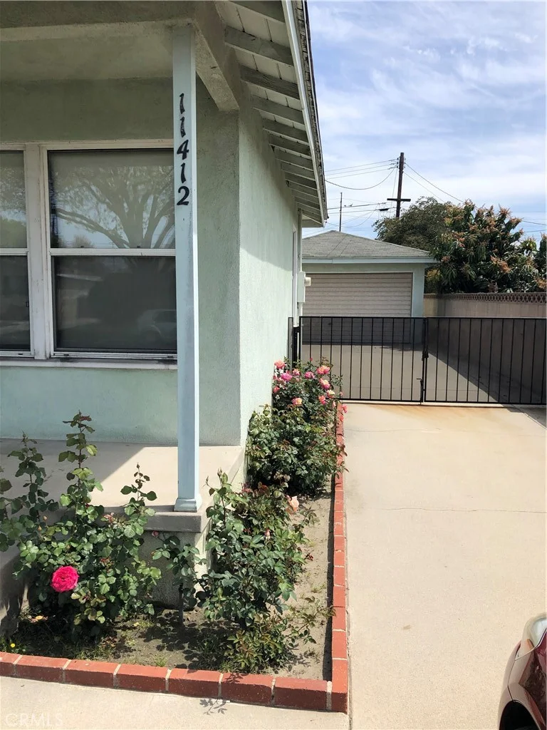 11412 Samoline, Downey, CA 90241