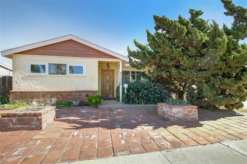 4135 Datcho Dr, San Diego, CA 92117
