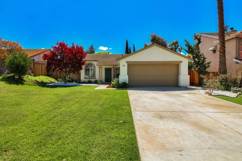 1231 Crestview, Hollister, CA 95023