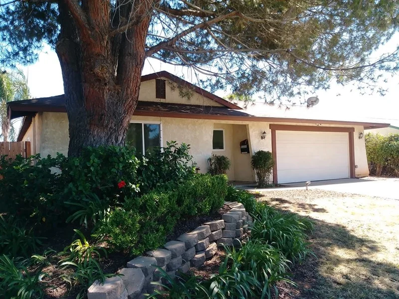 1249 Siggson Ave, Escondido, CA 92027