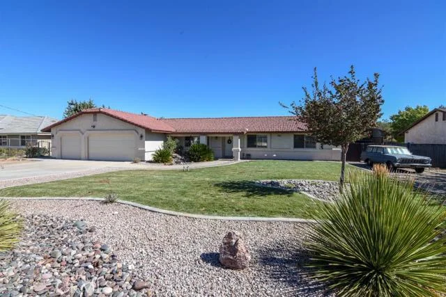7953 Montrose Avenue, Hesperia, CA 92345