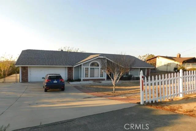 18504 Yuba, Hesperia, CA 92345