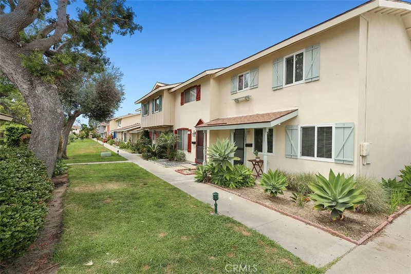 10209 Holburn, Huntington Beach, CA 92646