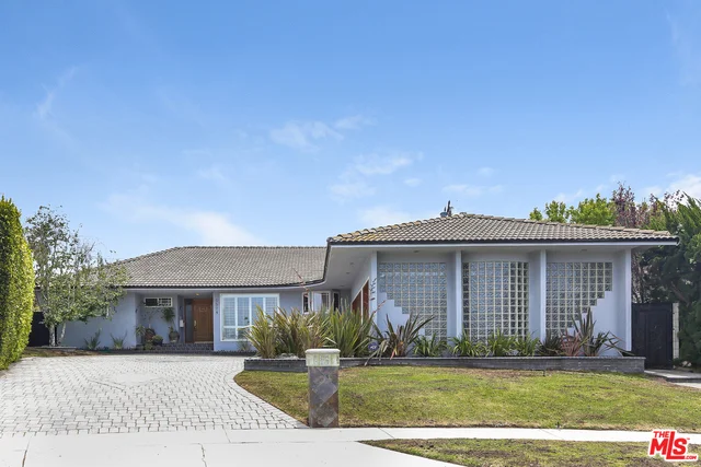 5528 63rd, Los Angeles, CA 90056